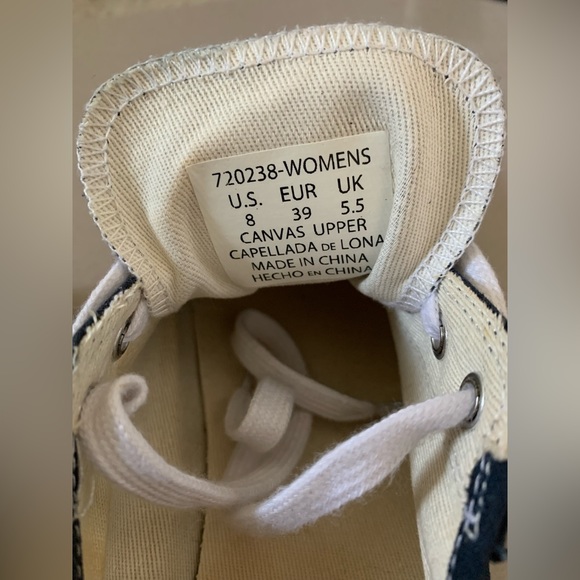 Levis canvas sneakers size 8 - Picture 2 of 9